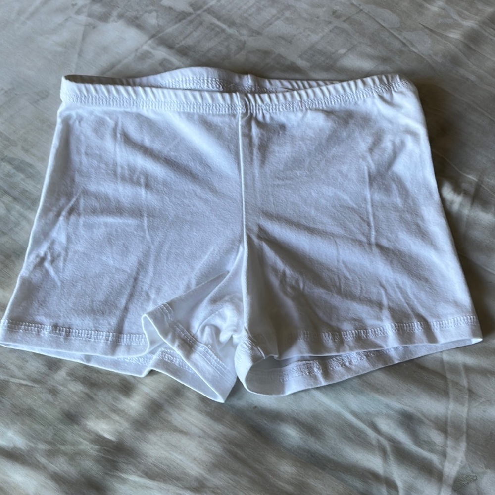 NWT Old Navy girls white shorts in size medium 8